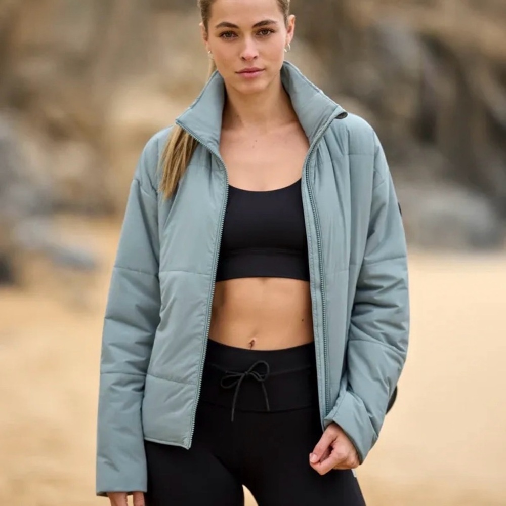 Vuori Women's Pale Blue Quilted Puffer Jacket